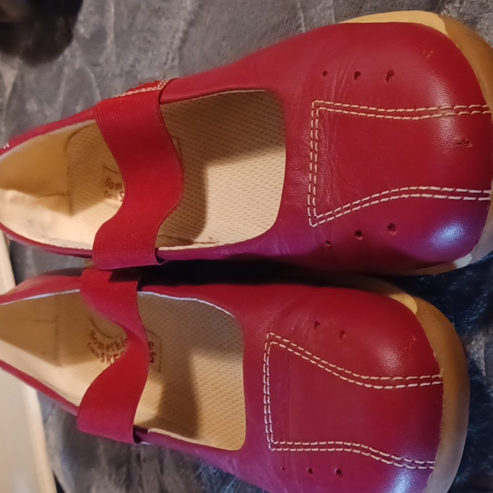 Women's RED Leather Mary Jane Sketchers, Size 8